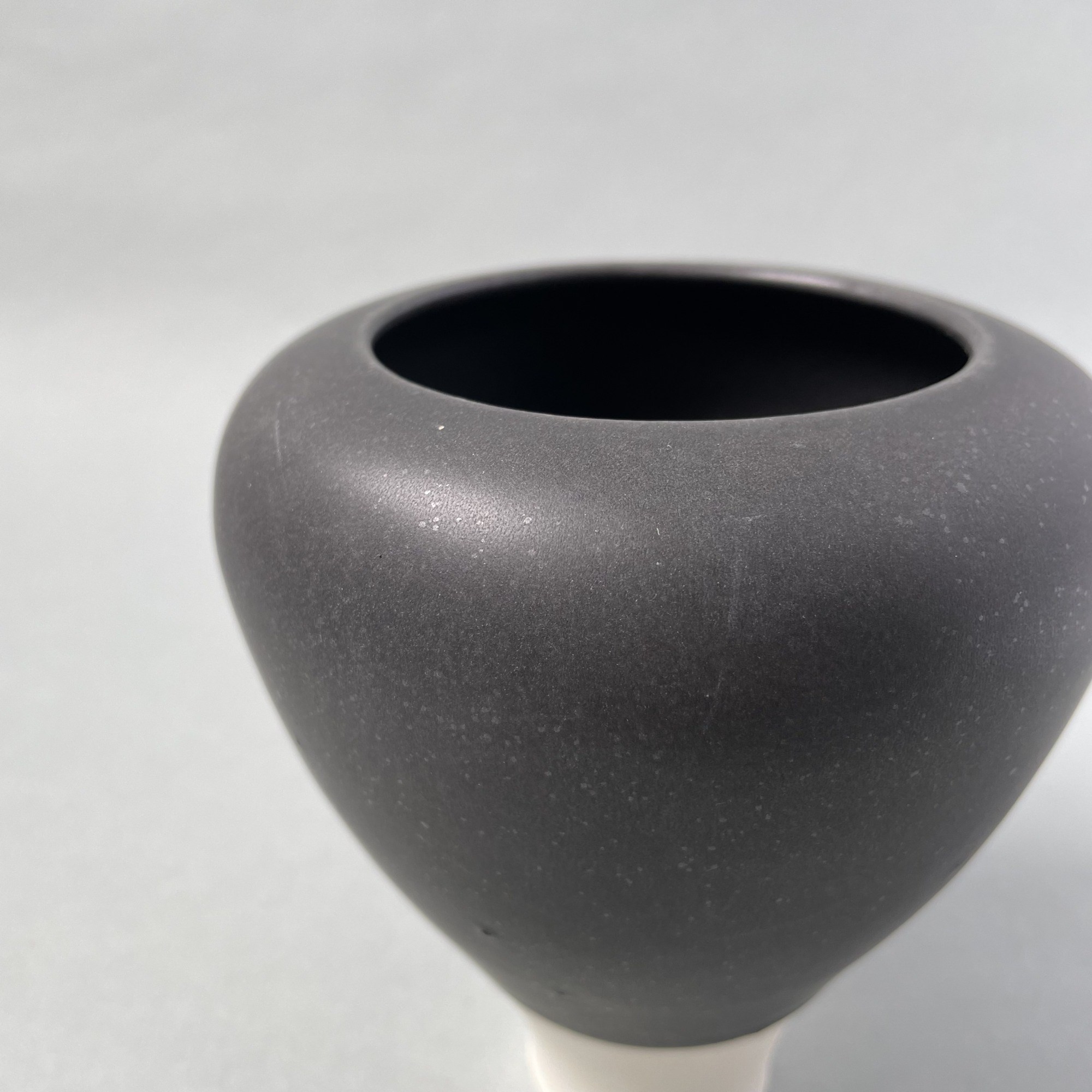 Guido De Zan Black Vase M