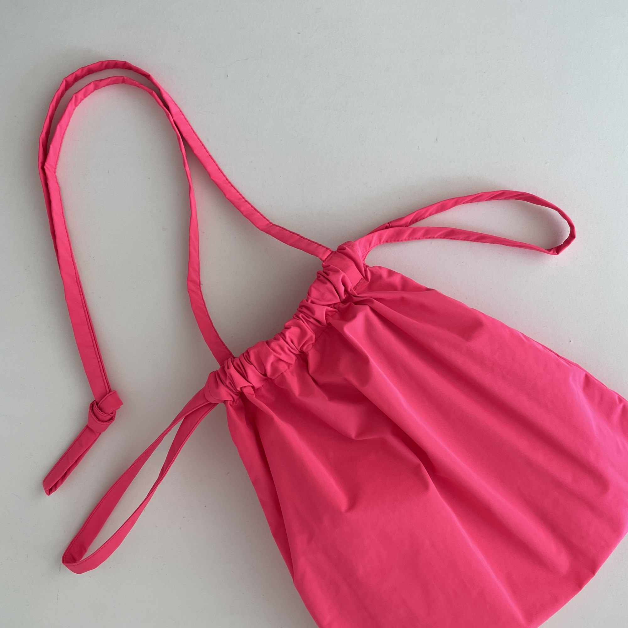 formuniform DRAWSTRING BAG WITH STRAP SS / Neon pink
