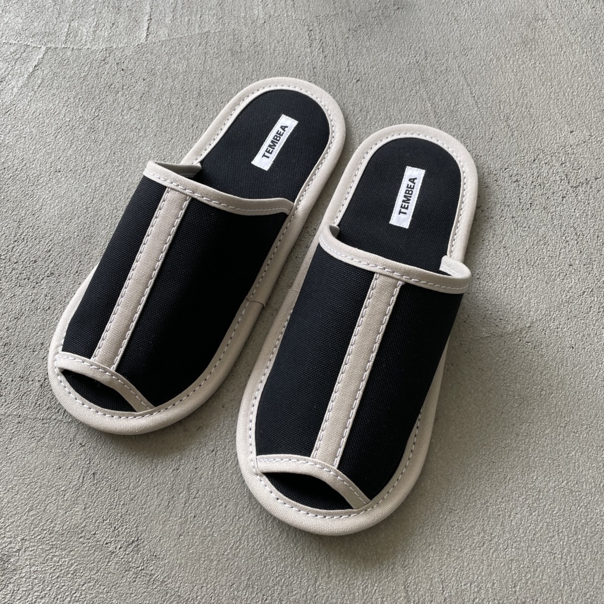 TEMBEA VELVET 別注カラー TEMBEA slipper / BLACK × SAND-BEIGE