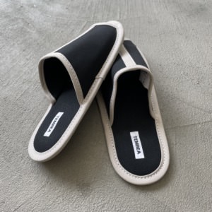 TEMBEA VELVET 別注カラー TEMBEA slipper / BLACK × SAND-BEIGE