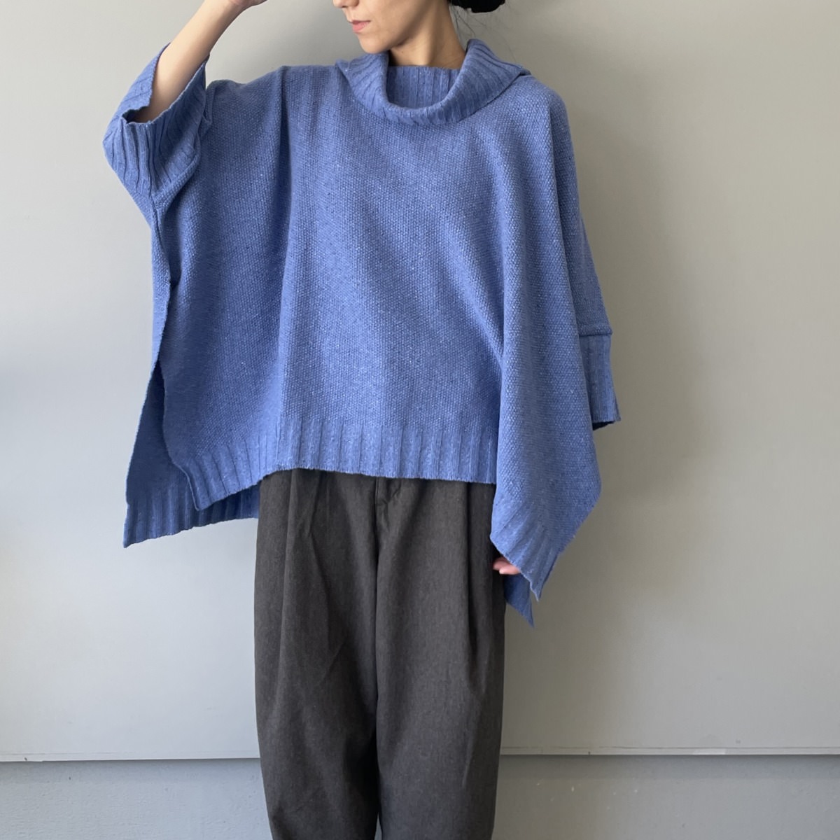 OthersQUATTROPIU PONCHO / Sweater