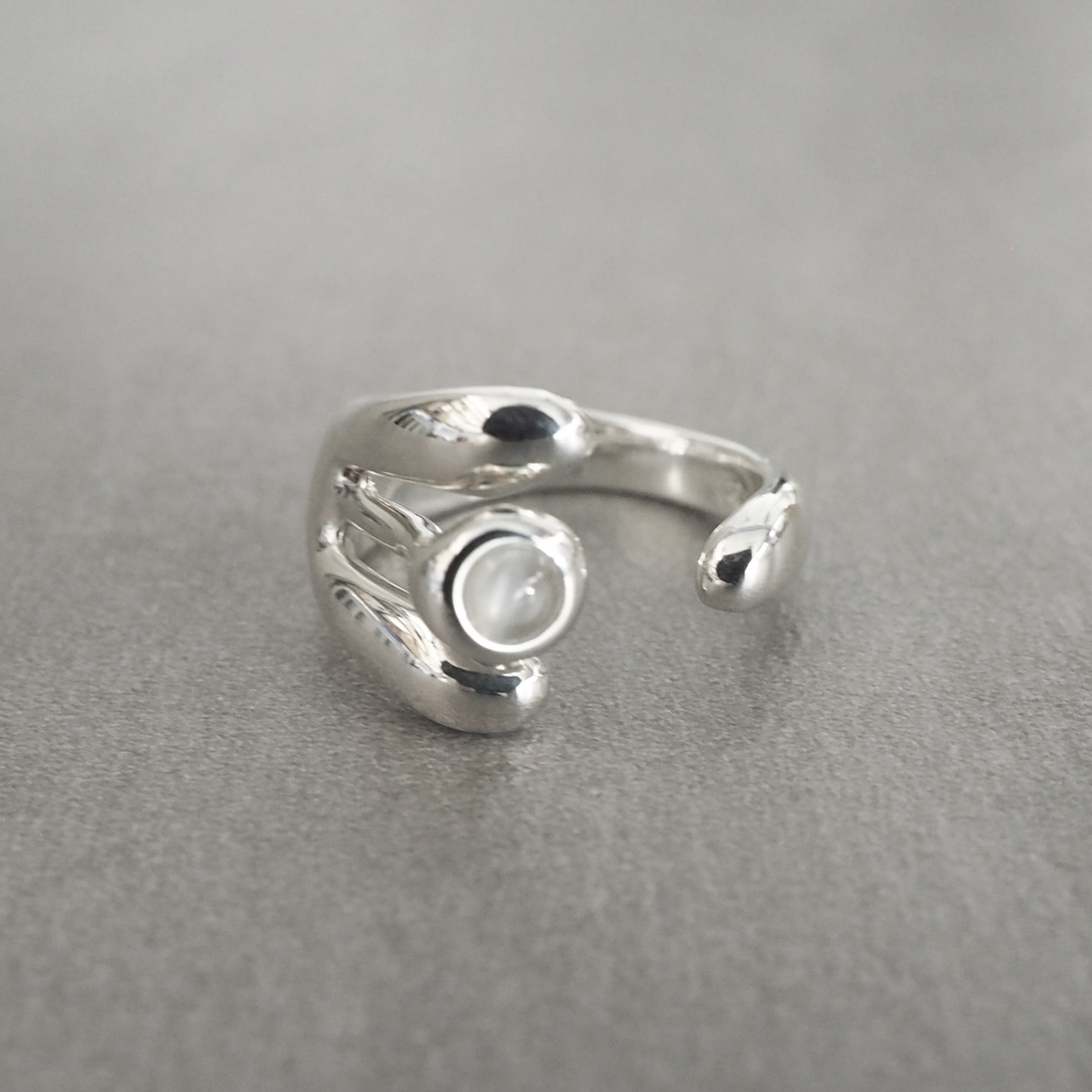 MONICA CASTIGLIONI AP-ABBRACCI-19 / Silver, Moonstone