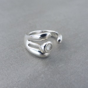 MONICA CASTIGLIONI AP-ABBRACCI-19 / Silver, Moonstone