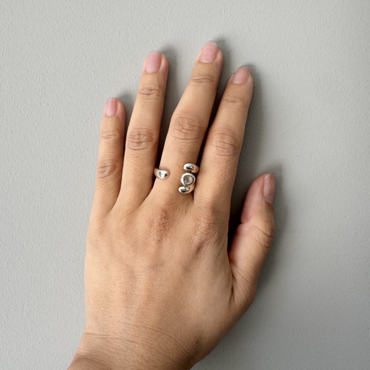 MONICA CASTIGLIONI AP-ABBRACCI-19 / Silver, Moonstone